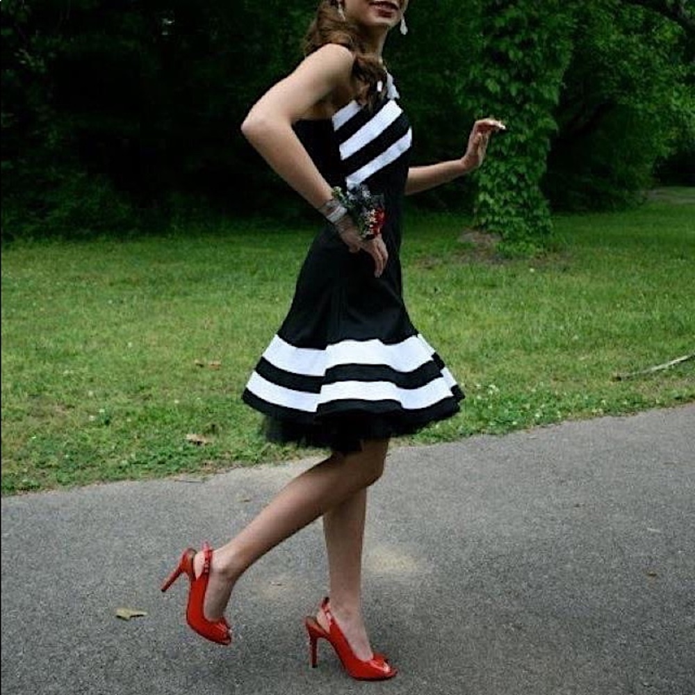 Junior’s formal dress